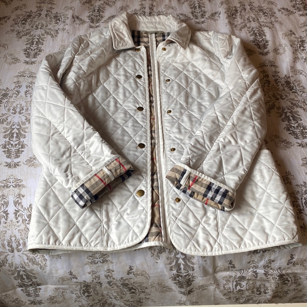 Women’s Burberry Jacket!
